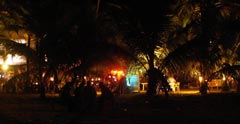 Das Nachtleben in den Strandbars von Cabarete geniessen